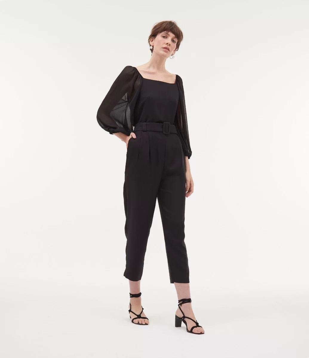 CALÇA CLOCHARD COM CINTO E FIVELA FORRADA